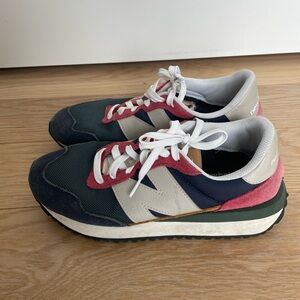 New Balance Men's Red, Blue, and White Sneakers